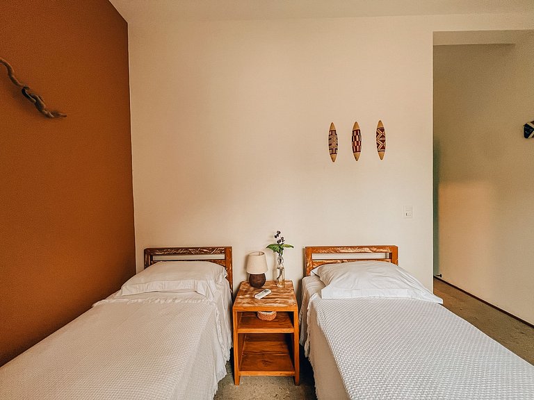 5824 - Trilha exclusiva para praia e serviço de hotel