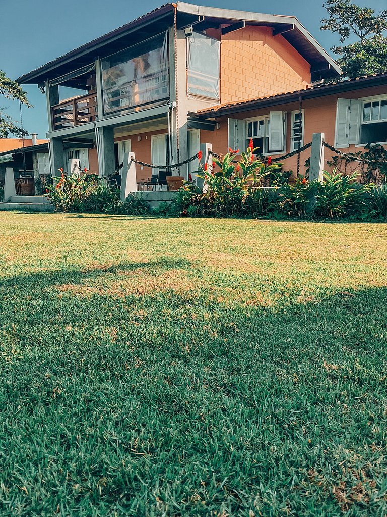 Casa pé na areia para até 12 pessoas | Praia de Guaratuba