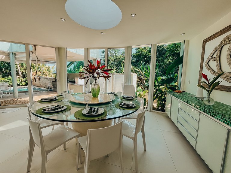 Casa 5524 - Pé na areia, 6 suítes + Serviços