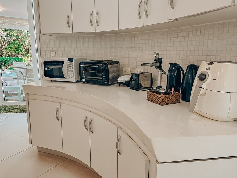 Casa 5524 - Pé na areia, 6 suítes + Serviços