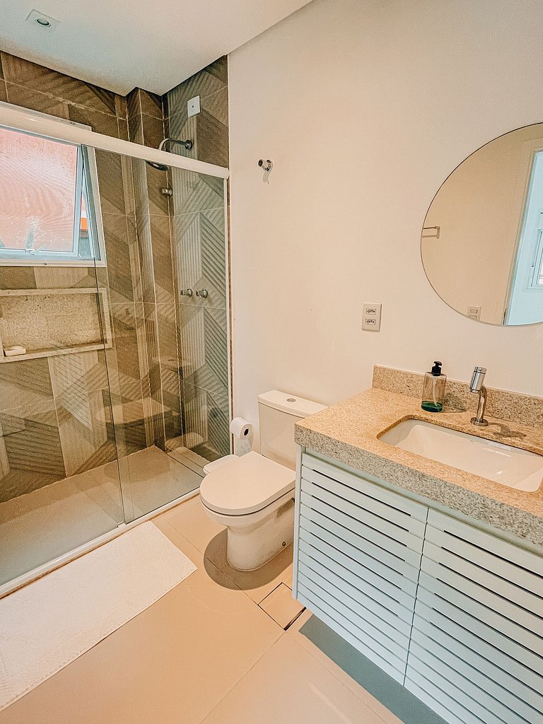 Casa 4724 - 3 suítes com ar condicionado e piscina