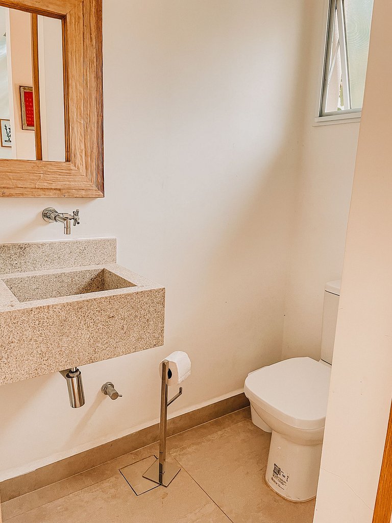 Casa 4724 - 3 suítes com ar condicionado e piscina