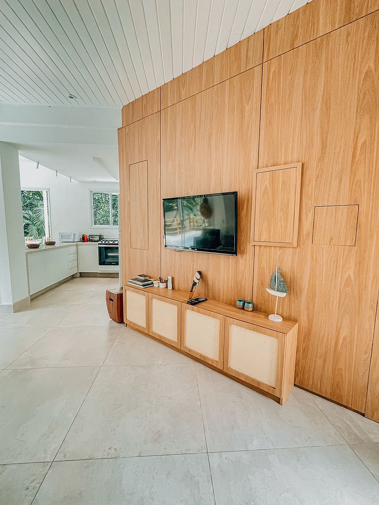 Casa 4724 - 3 suítes com ar condicionado e piscina