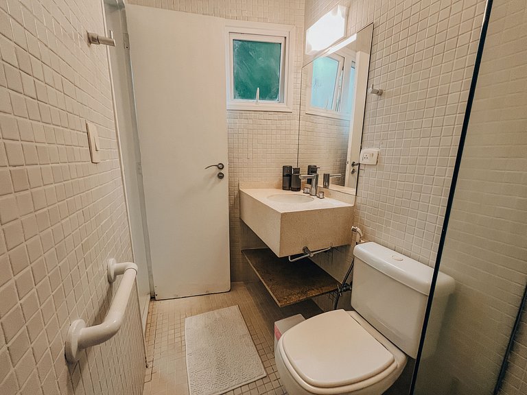 Casa 5524 - Pé na areia, 6 suítes + Serviços