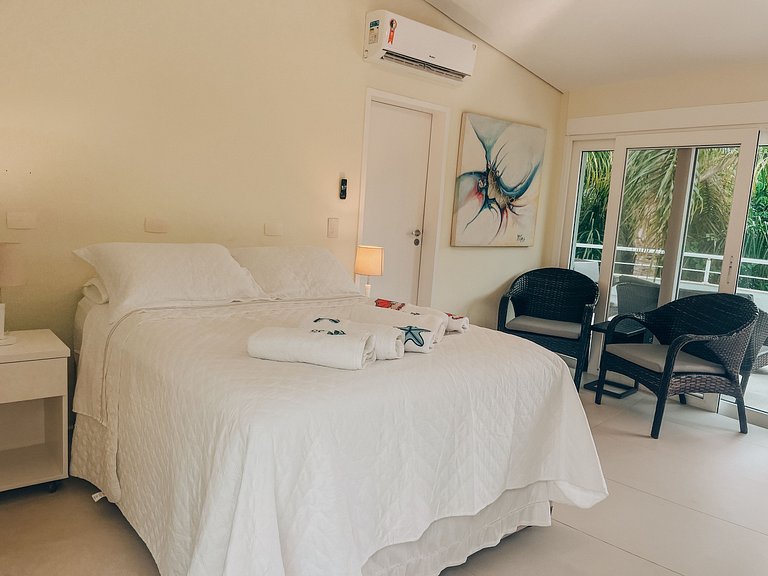 Casa 5524 - Pé na areia, 6 suítes + Serviços