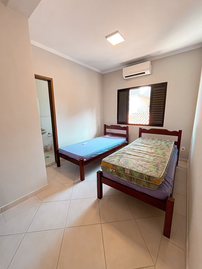 Casa 4324 – Pronta para morar ou investir: Piscina ensolarad