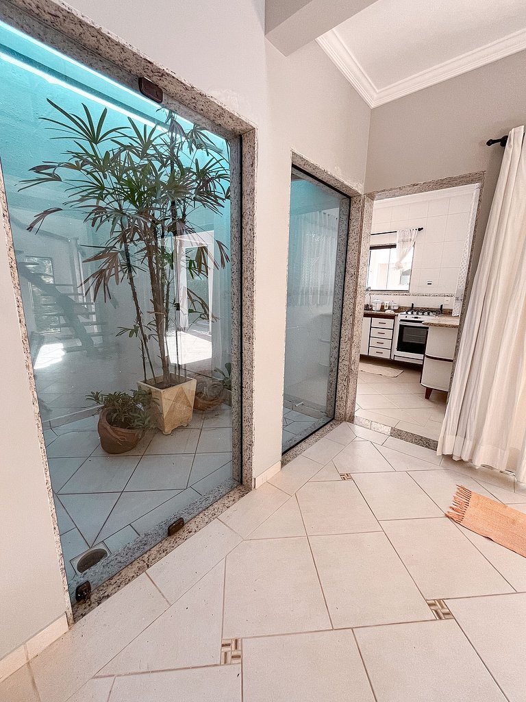 Casa 4324 – Pronta para morar ou investir: Piscina ensolarad