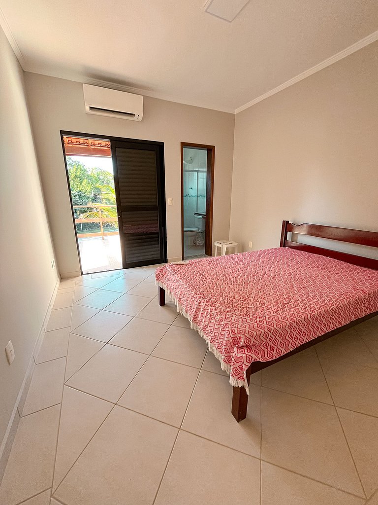 Casa 4324 – Pronta para morar ou investir: Piscina ensolarad