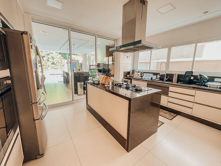Casa 6225 - 5 suítes, piscina, sauna e translado para praia