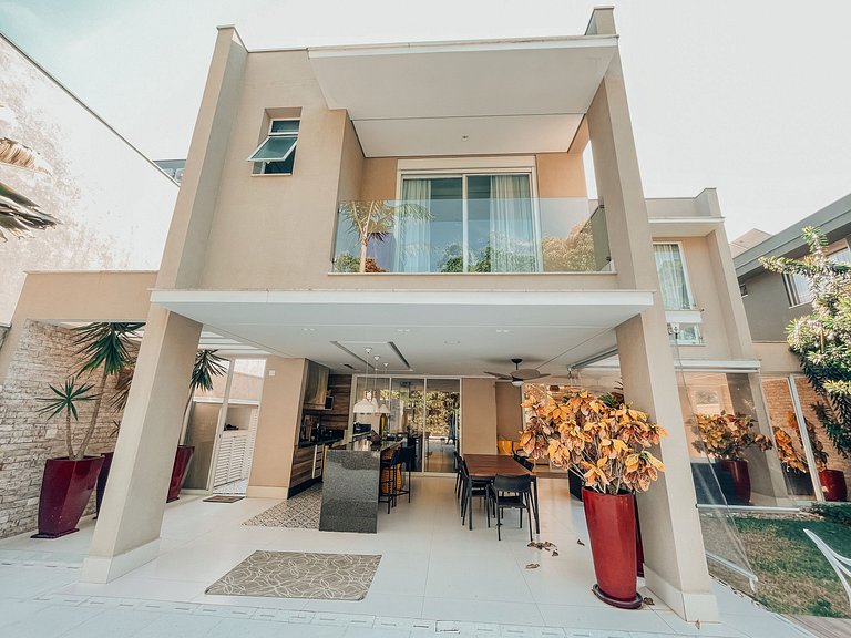 Casa 6225 - 5 suítes, piscina, sauna e translado para praia