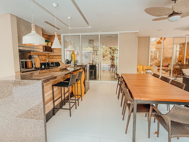 Casa 6225 - 5 suítes, piscina, sauna e translado para praia