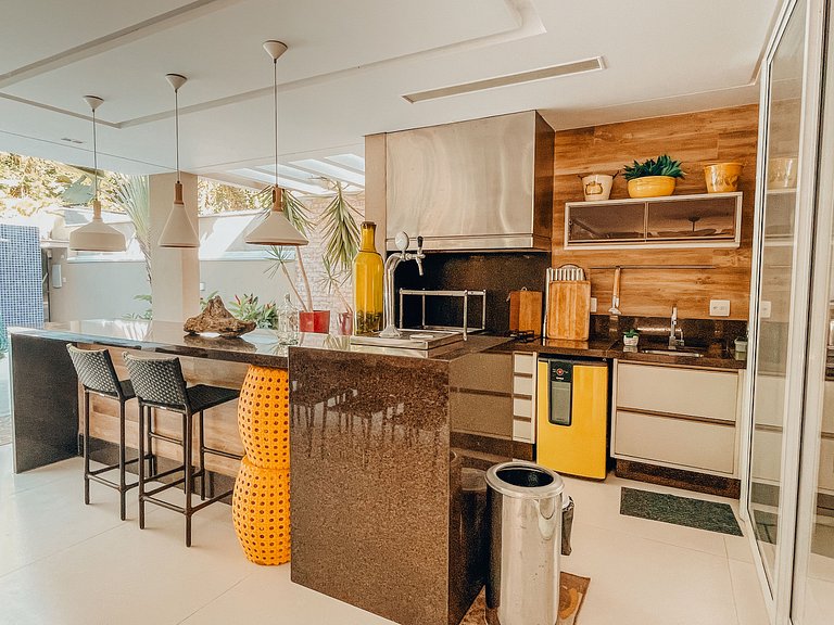 Casa 6225 - 5 suítes, piscina, sauna e translado para praia