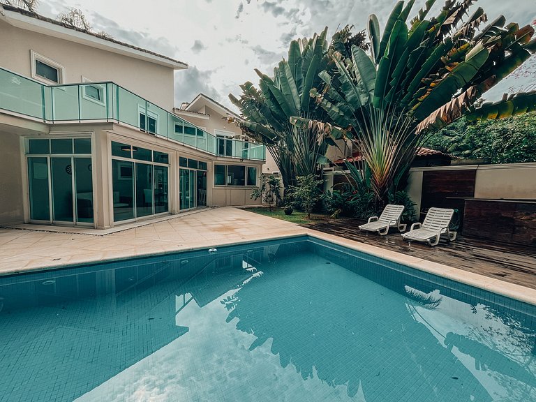 Casa 6325 - Aconchegante com piscina aquecida em esquina arb