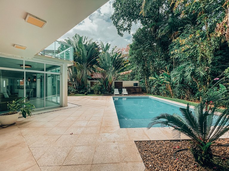 Casa 6325 - Aconchegante com piscina aquecida em esquina arb