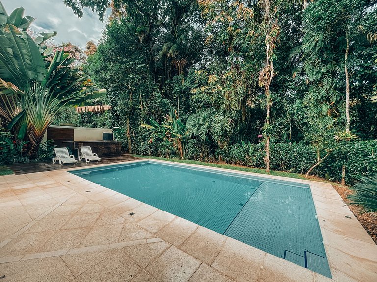 Casa 6325 - Aconchegante com piscina aquecida em esquina arb