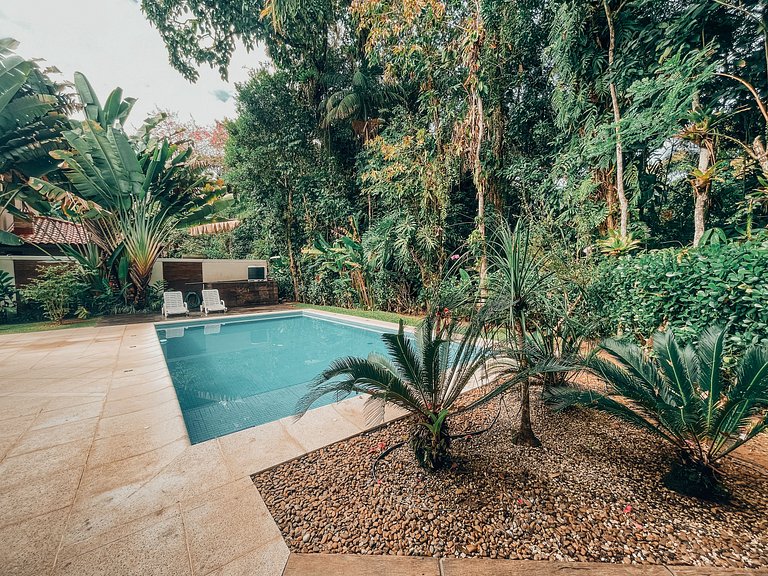 Casa 6325 - Aconchegante com piscina aquecida em esquina arb
