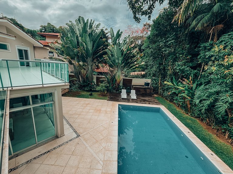 Casa 6325 - Aconchegante com piscina aquecida em esquina arb