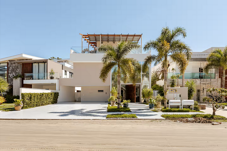 Casa 7025 - Alto padrão, 6 suítes com piscina - Mod24