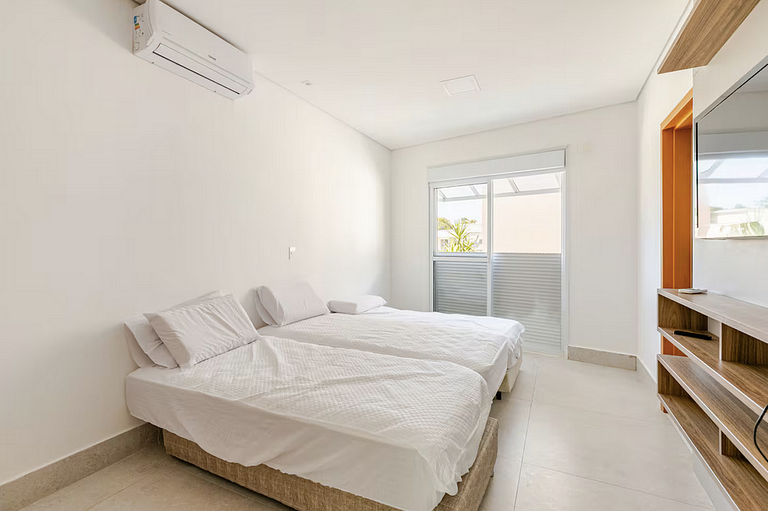 Casa 7025 - Alto padrão, 6 suítes com piscina - Mod24