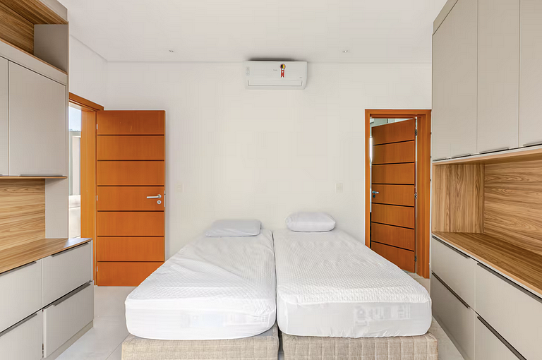 Casa 7025 - Alto padrão, 6 suítes com piscina - Mod24