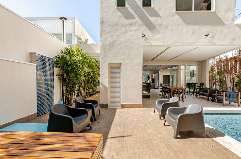 Casa 7025 - Alto padrão, 6 suítes com piscina - Mod24