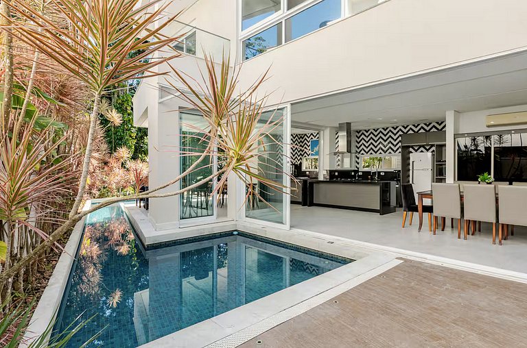Casa 7025 - Alto padrão, 6 suítes com piscina - Mod24