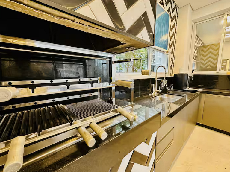 Casa 7025 - Alto padrão, 6 suítes com piscina - Mod24