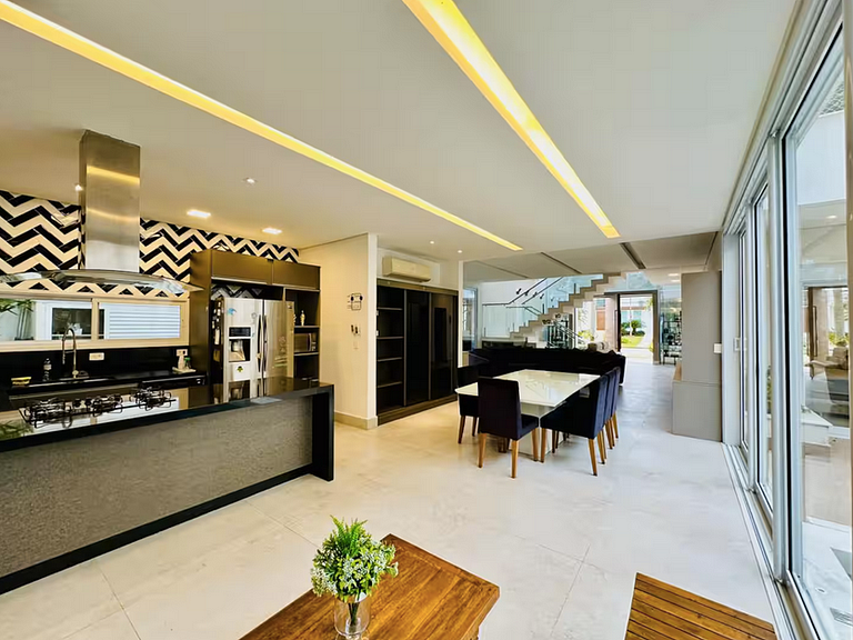 Casa 7025 - Alto padrão, 6 suítes com piscina - Mod24