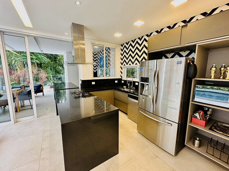 Casa 7025 - Alto padrão, 6 suítes com piscina - Mod24