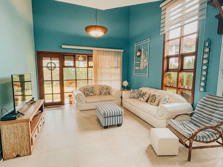 Casa 8925 - Cenário ideal entre o verde da mata e do mar.