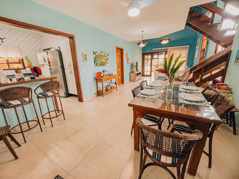 Casa 8925 - Cenário ideal entre o verde da mata e do mar.
