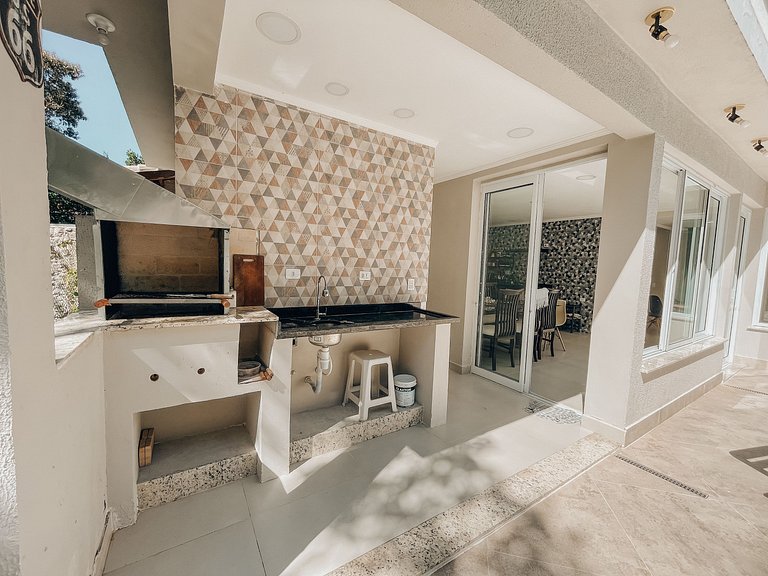 Casa 7825 - Charmosa residência lado Serra