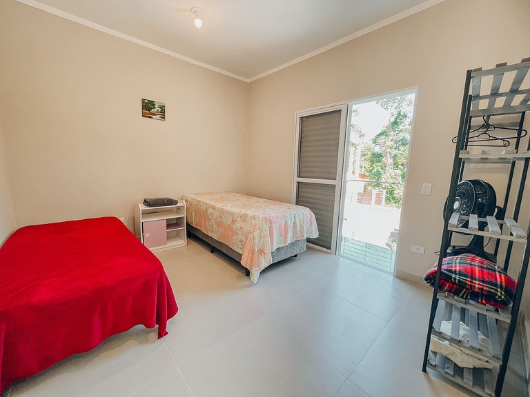 Charmosa residência lado Serra