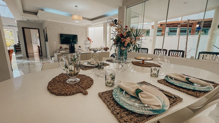 Casa 9125 - 6 suítes, 18 pessoas + Serviços