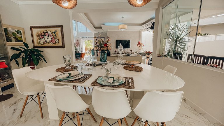 Casa 9125 - 6 suítes, 18 pessoas com Serviço de Hotel