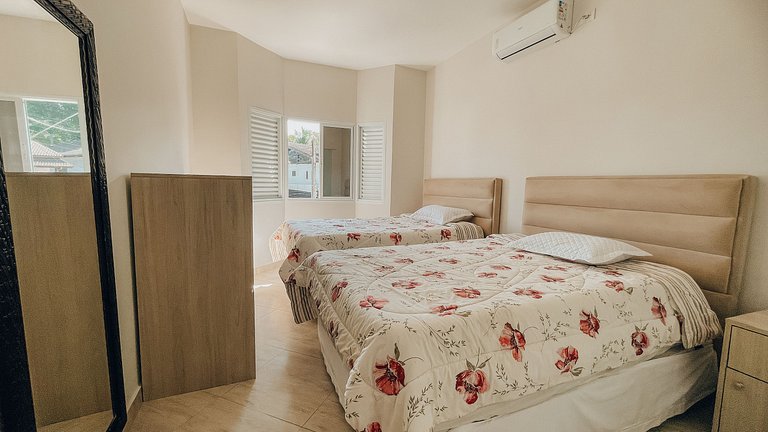 Casa 9125 - 6 suítes, 18 pessoas com Serviço de Hotel