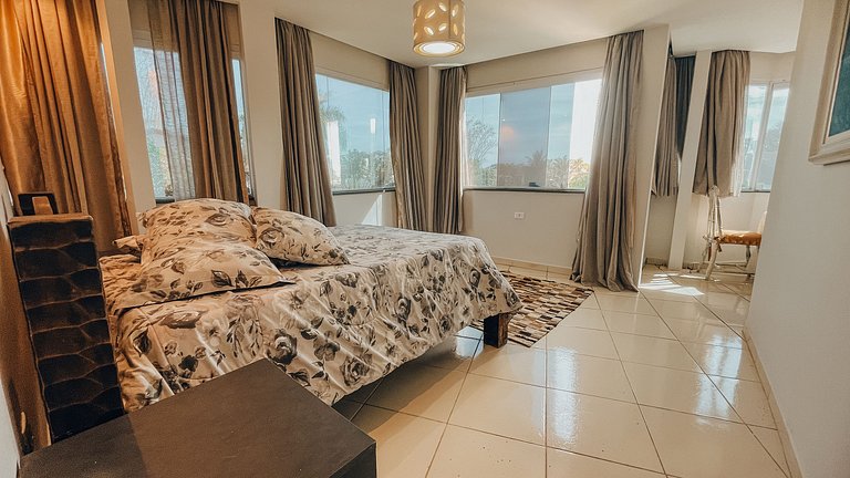 Casa 9125 - 6 suítes, 18 pessoas com Serviço de Hotel