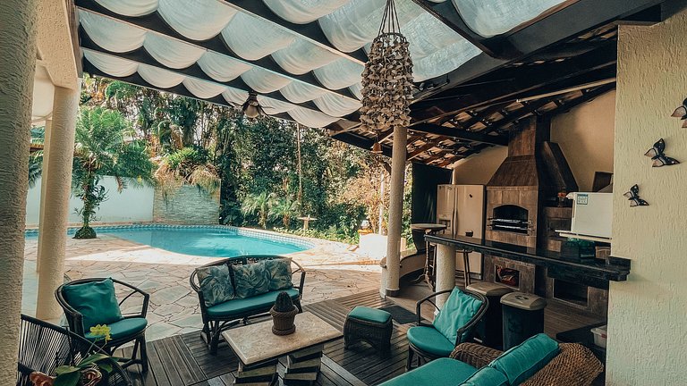 Casa 9125 - 6 suítes, 18 pessoas com Serviço de Hotel