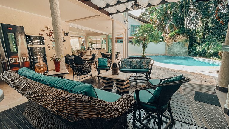 Casa 9125 - 6 suítes, 18 pessoas com Serviço de Hotel