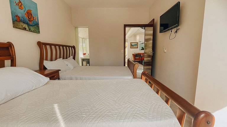 Casa 9125 - 6 suítes, 18 pessoas com Serviço de Hotel