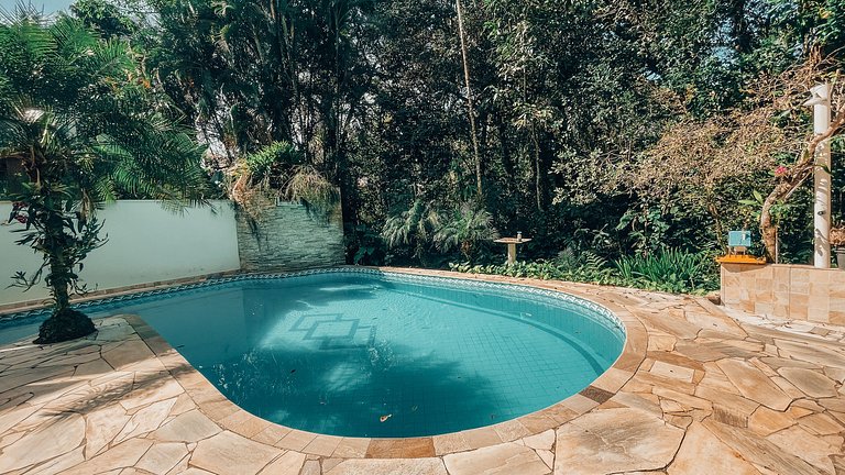 Casa 9125 - 6 suítes, 18 pessoas com Serviço de Hotel