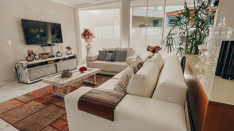 Casa 9125 - 6 suítes, 18 pessoas + Serviços