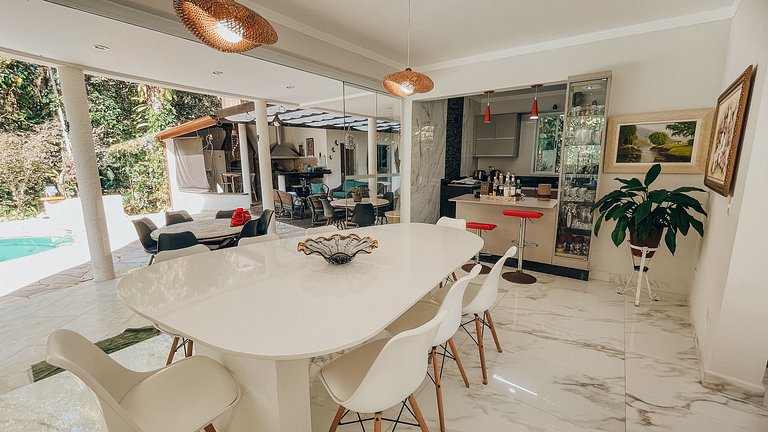 Casa 9125 - 6 suítes, 18 pessoas com Serviço de Hotel