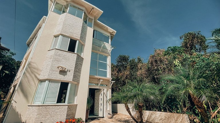 Casa 9125 - 6 suítes, 18 pessoas + Serviços