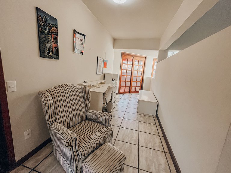 Casa 9425 - Charmosa Casa Pé na Areia recuado, 4 Suítes e vi