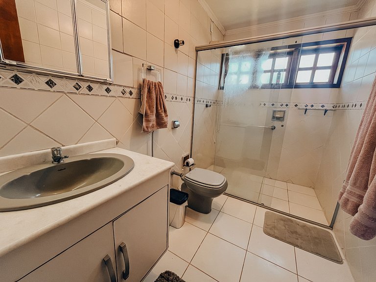 Casa 9425 - Charmosa Casa Pé na Areia recuado, 4 Suítes e vi