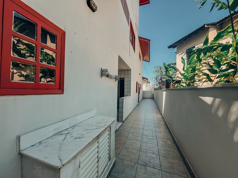 Casa 9425 - Charmosa Casa Pé na Areia recuado, 4 Suítes e vi
