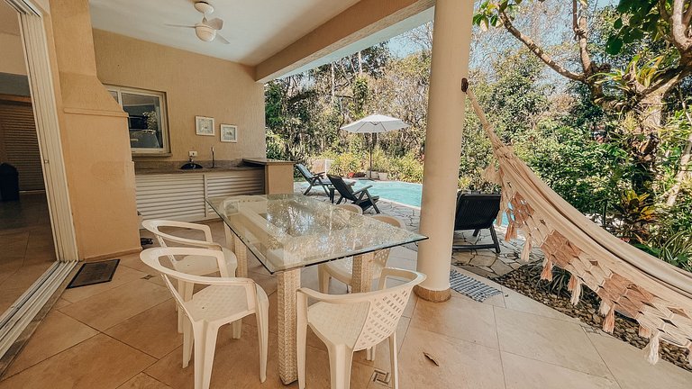 Casa 9025 - Condomínio fechado + praia vazia + piscina: a co