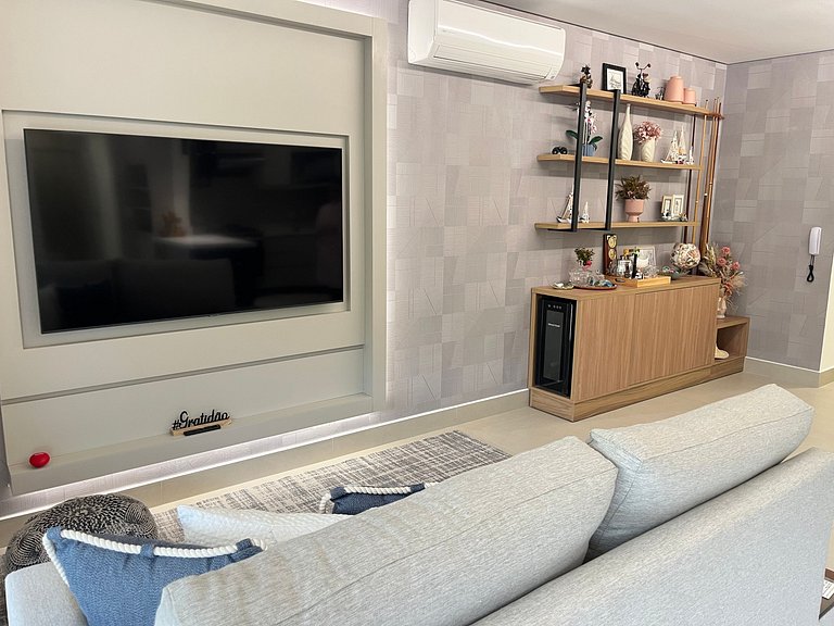 Apto 8725 - Varanda com churrasqueira e nenhum vizinho à vis