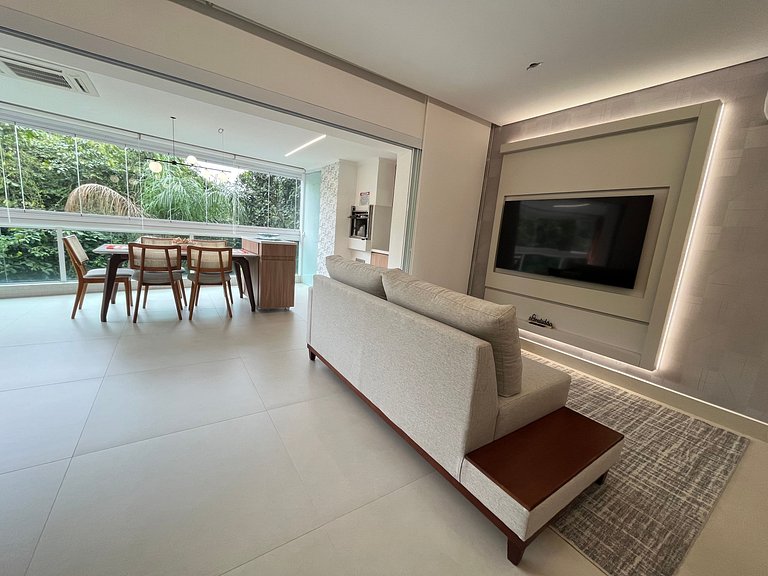 Apto 8725 - Varanda com churrasqueira e nenhum vizinho à vis